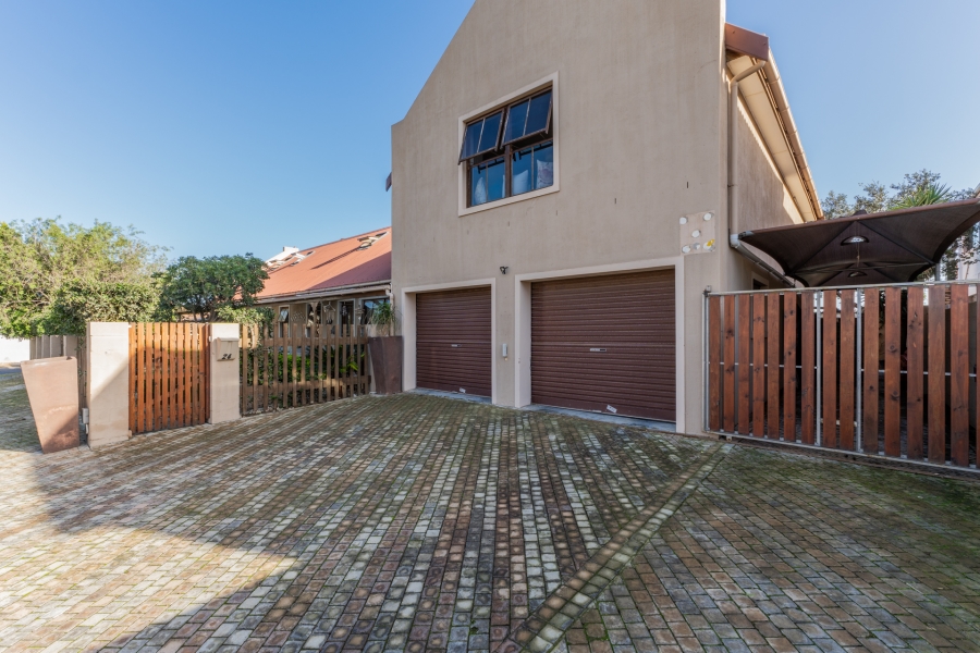 6 Bedroom Property for Sale in Fairview Golf Estate Western Cape